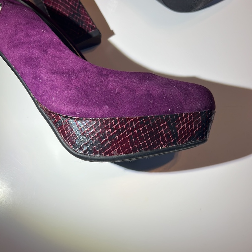 Purple velvet stilettos - Picture 3 of 7